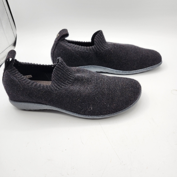 Naot Black Slip-On Strech Knit Vegan Sneakers Sz 40 - Picture 2 of 7